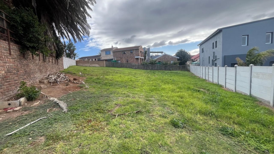  Bedroom Property for Sale in Wavecrest Eastern Cape